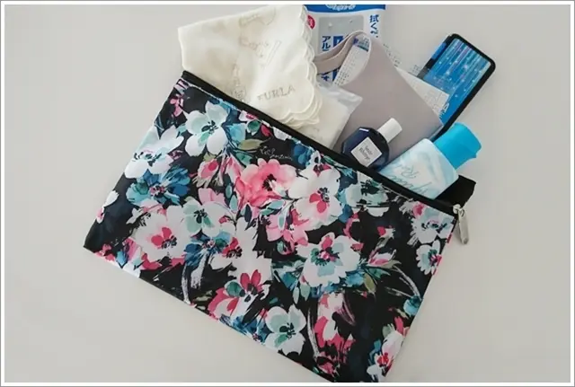 エクラ9月号特別付録レスポートサック大人の花柄ポーチ