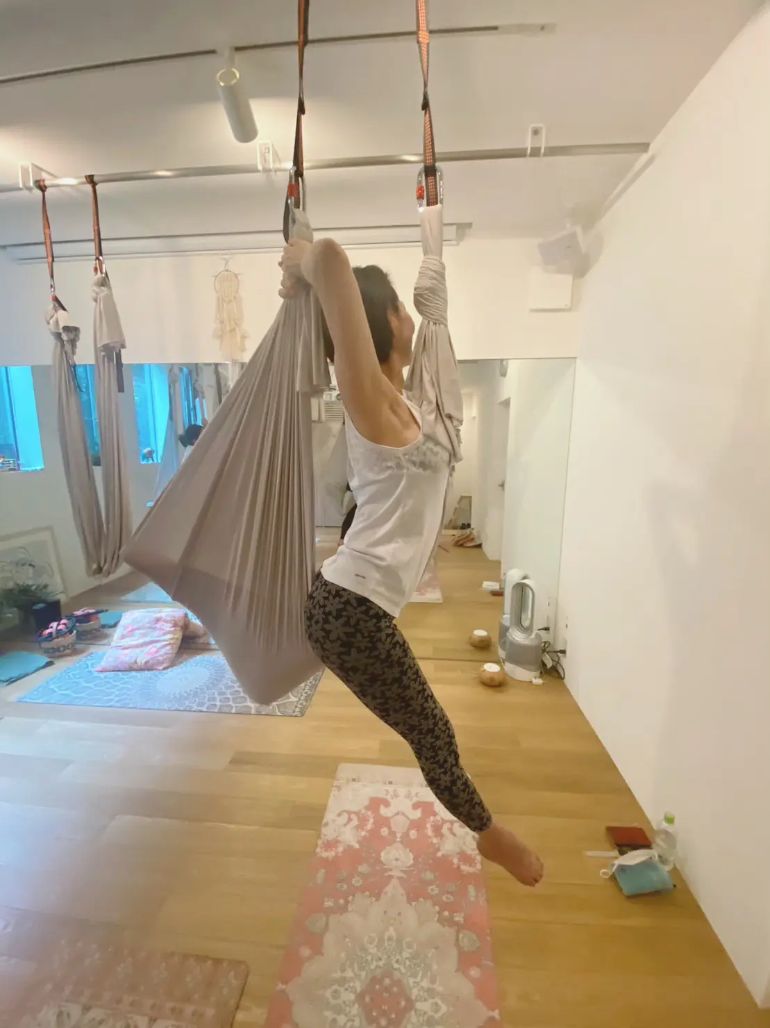 エアリアルヨガに初挑戦の画像_6