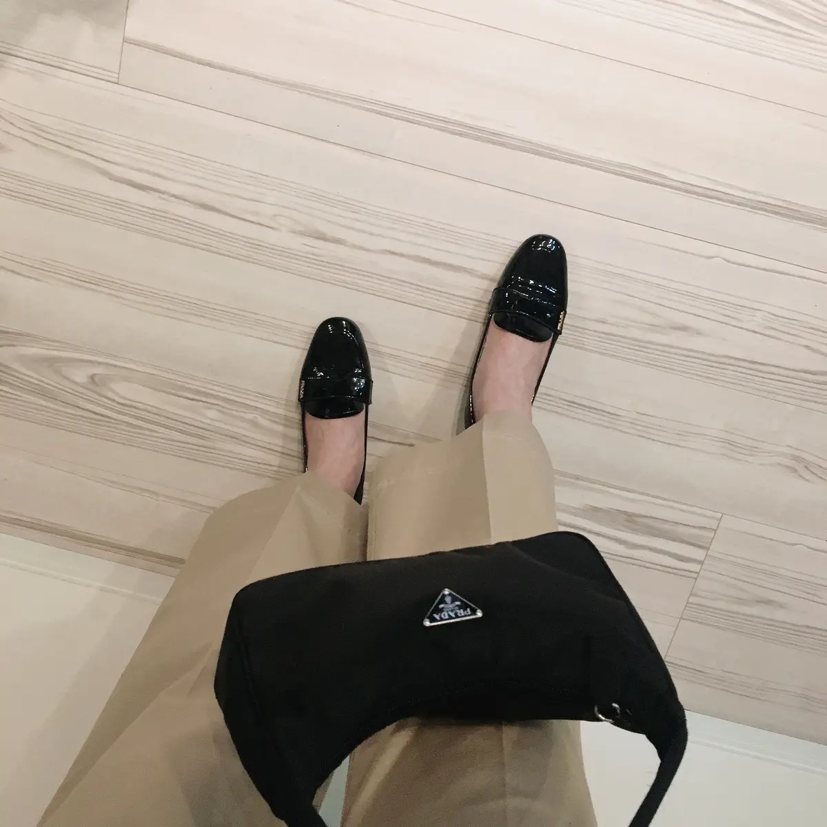 ポイントにブラックを取り入れてメリハリを