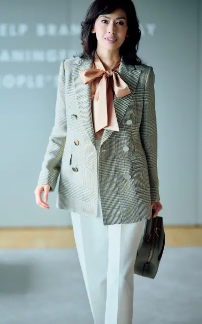 シーエイチ キャロリーナ ヘレラのテーラードジャケット