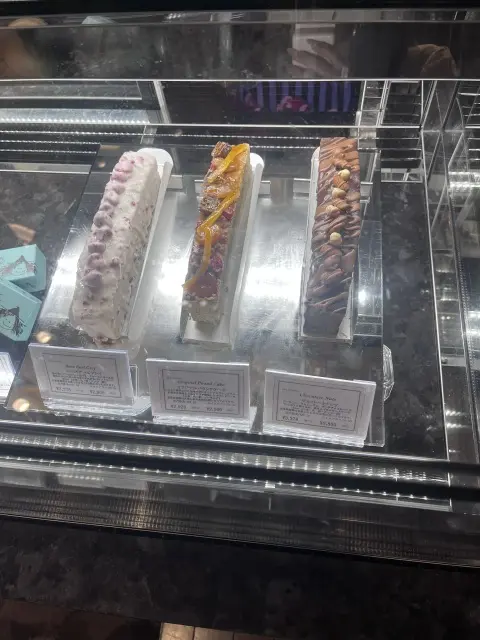 寒い季節にオススメのYSLのキャップ🍂の画像_10