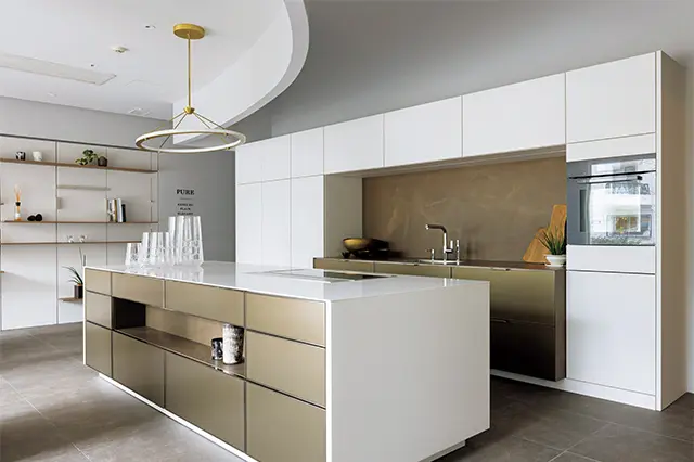 ミニマルでシンプルな「ピュア」