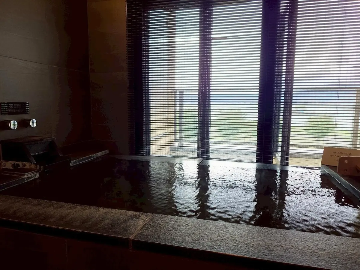 湖畔の洋館　かたくらシルクホテル