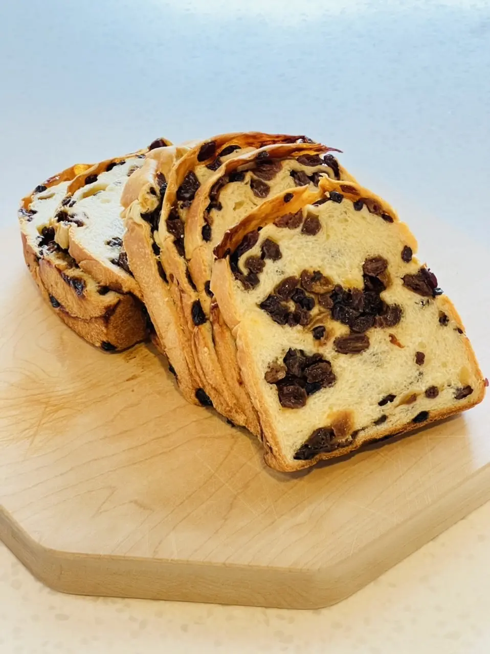 カットしたぶどうパン