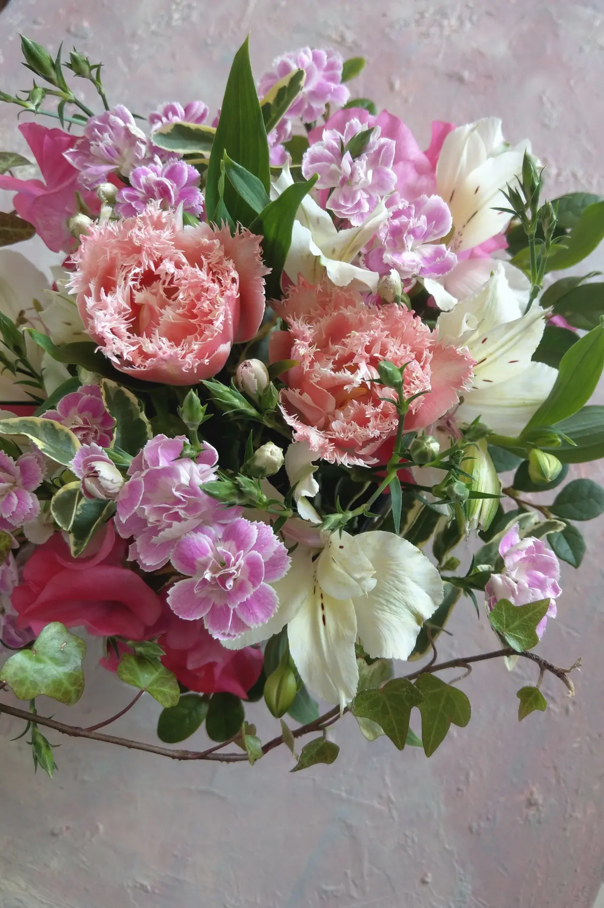 春のフラワーアレンジメントギフト