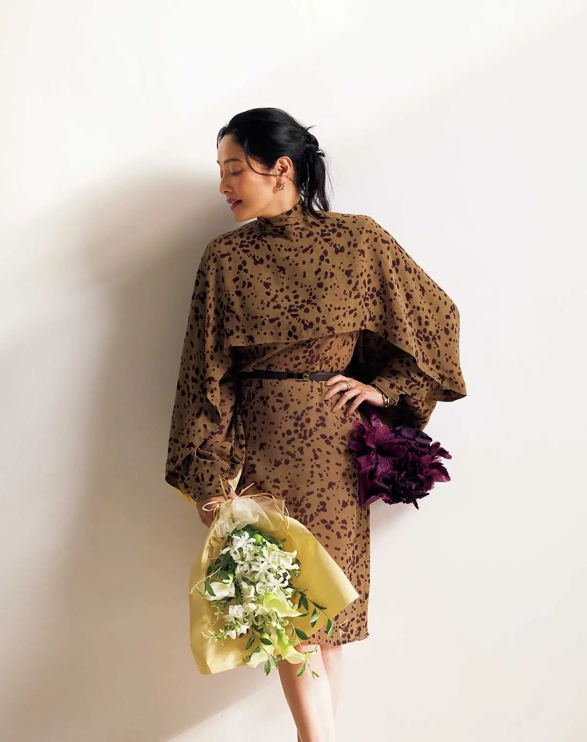 色彩とフォルムの美しき共鳴。 モダンアートのような新しいドレスに、 集う日のときめきを託して