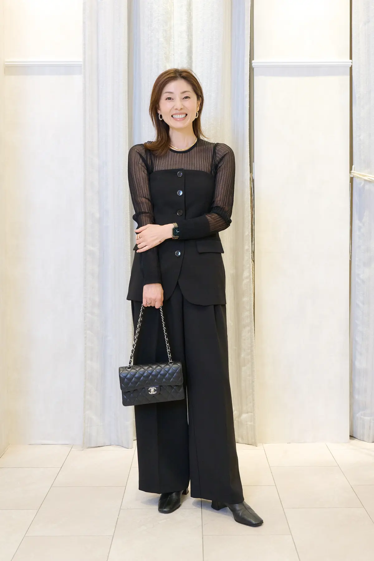 エクラ華組 梁瀬理砂さんのオールブラックのパーティスタイル