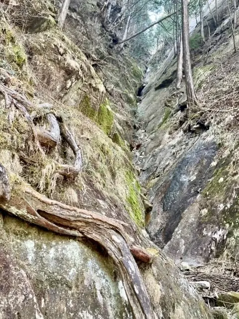 断崖。自然を知る旅。観光に最適。