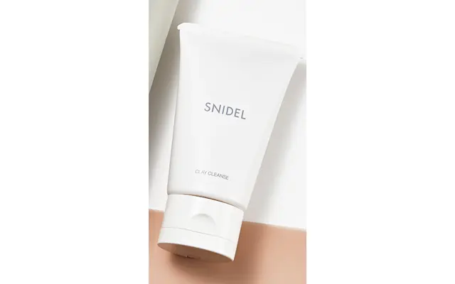 クレイ クレンズ 70g ￥2,6 40／スナイデル ビューティ