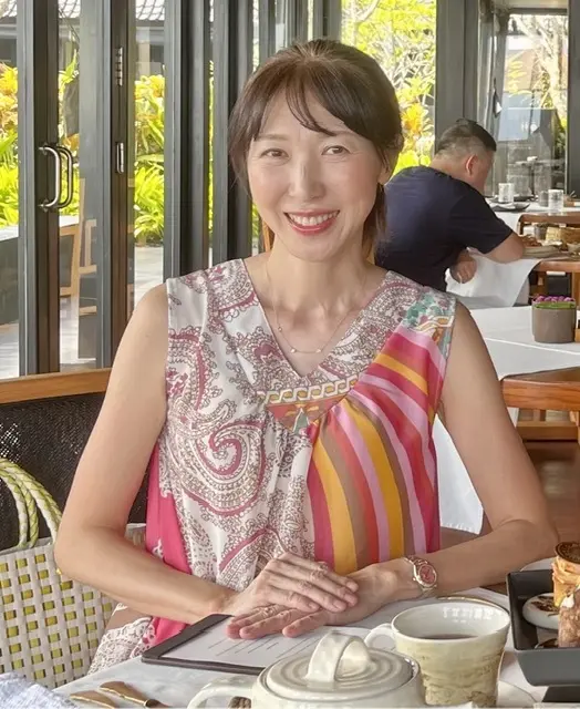 　レストランにて