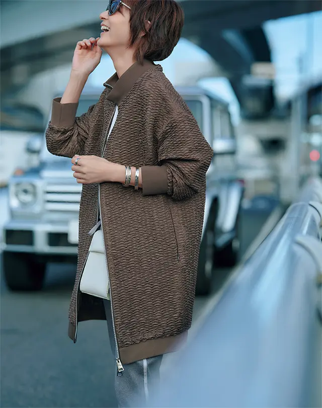 リッチ＆モードなコートでカジュアルをハンサムに