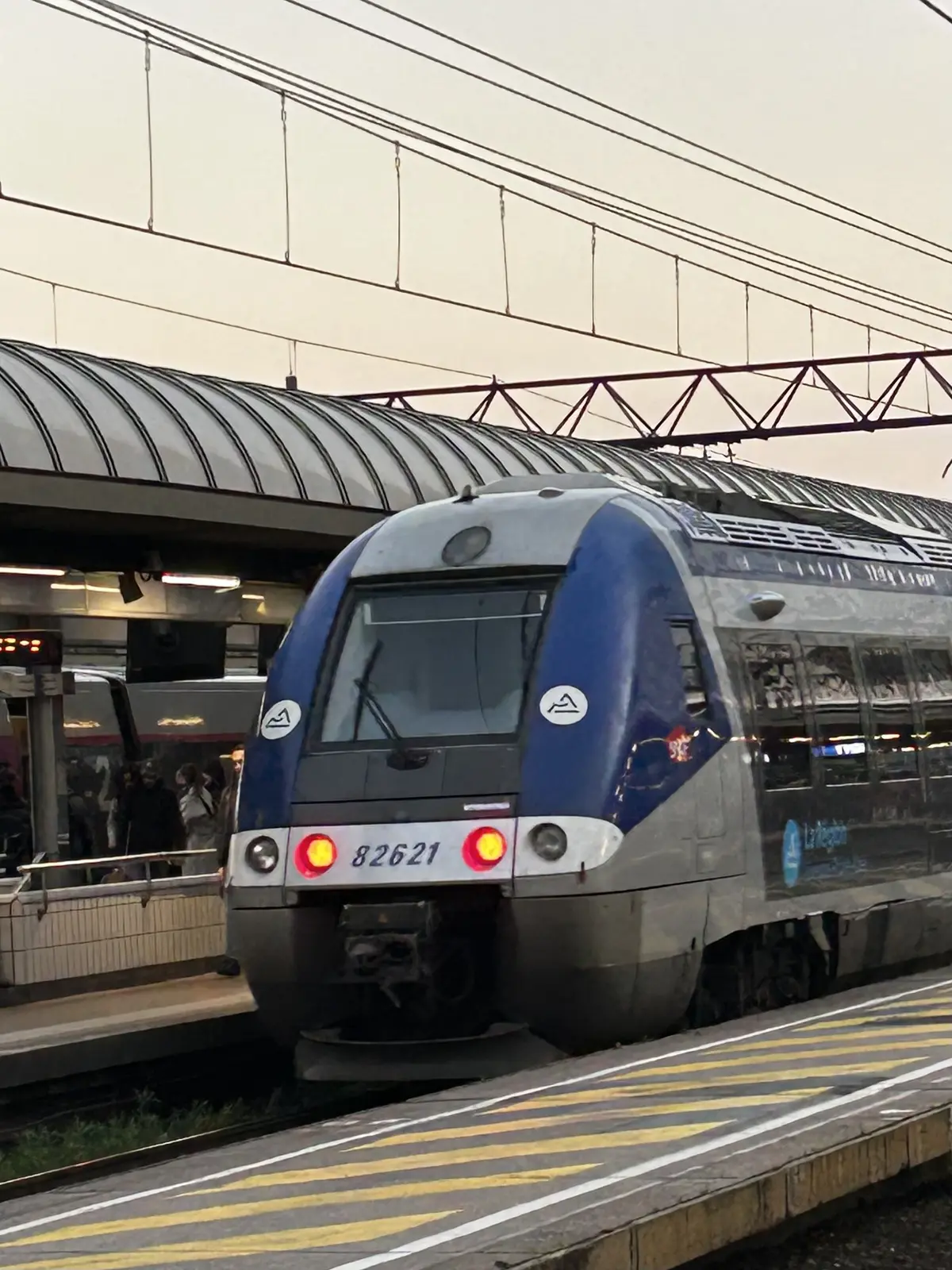 電車　鉄道の旅　新幹線　　在来線
