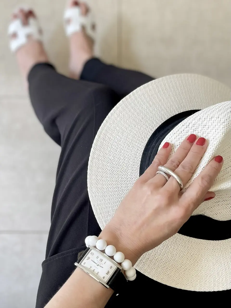 ブレスレットが主役のコーデ(スノーホワイの画像_1