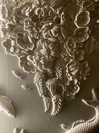 エレベーター内の壁面が美しくて思わずパチリと撮影！