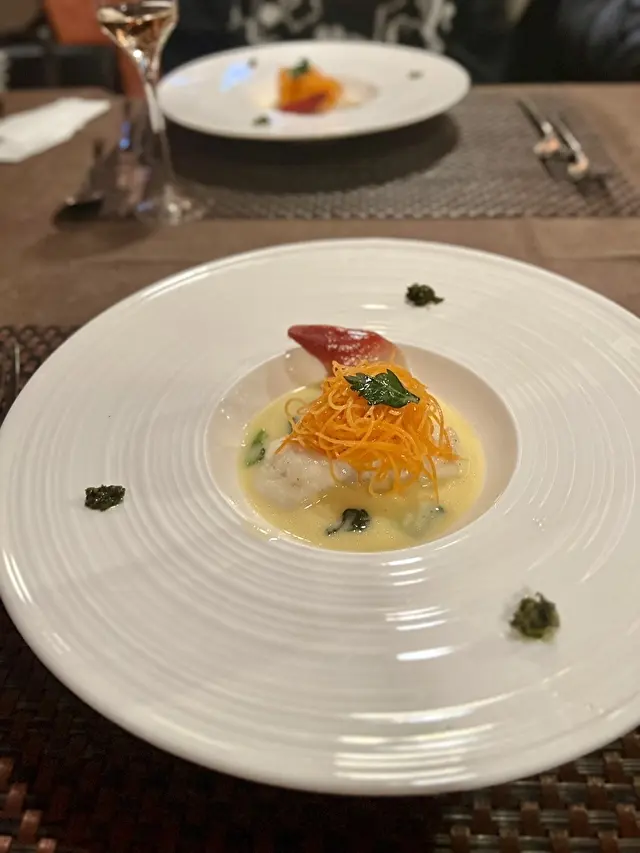 お魚料理　ソースが美味！