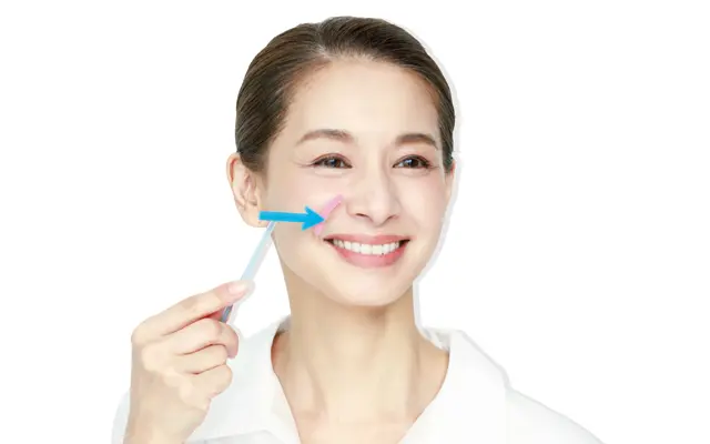 大人を不機嫌に見せる頰の重み線