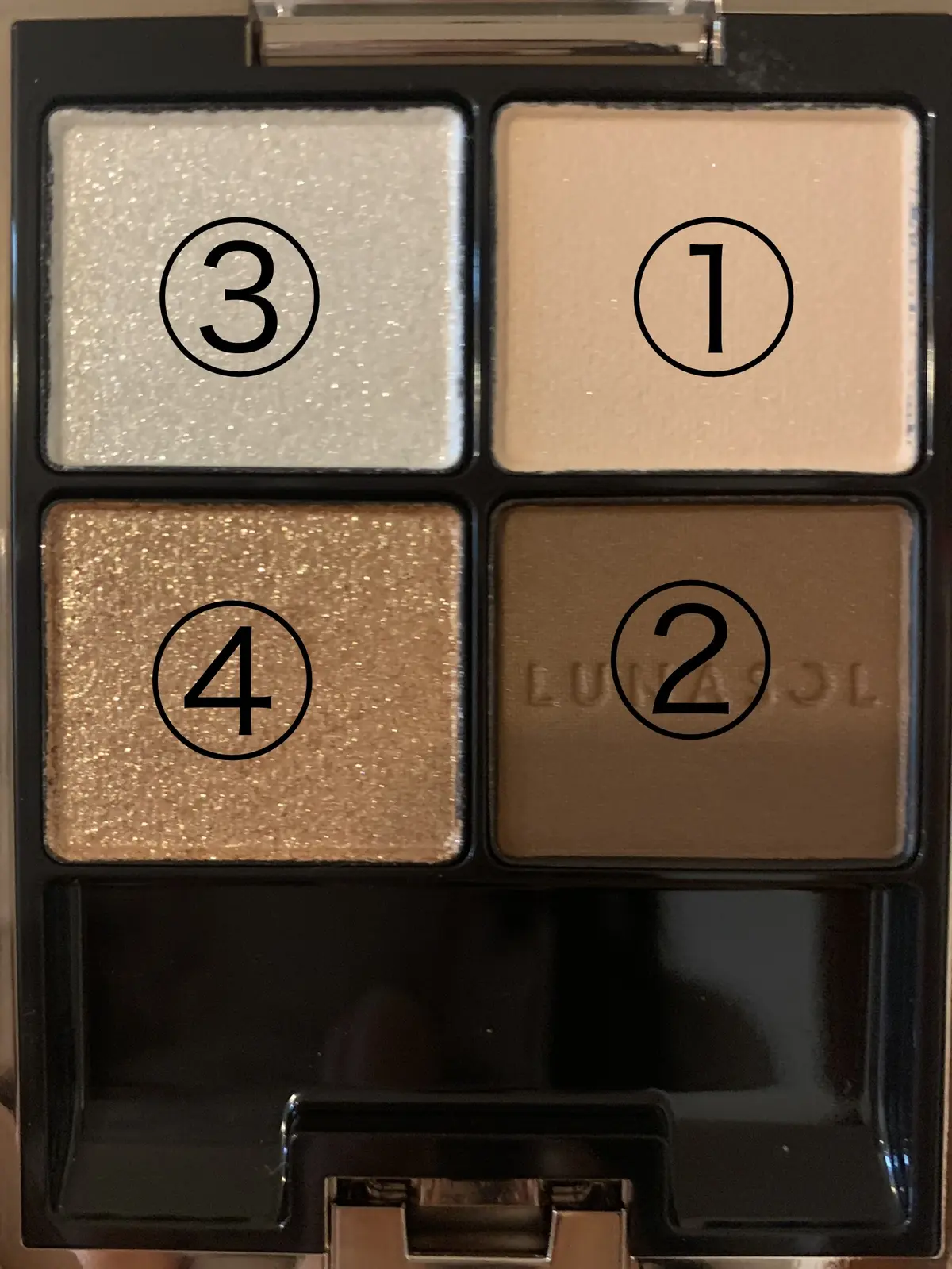 ルナソル アイカラーレーション 15 ￥6,820／カネボウ化粧品（8月2日発売）