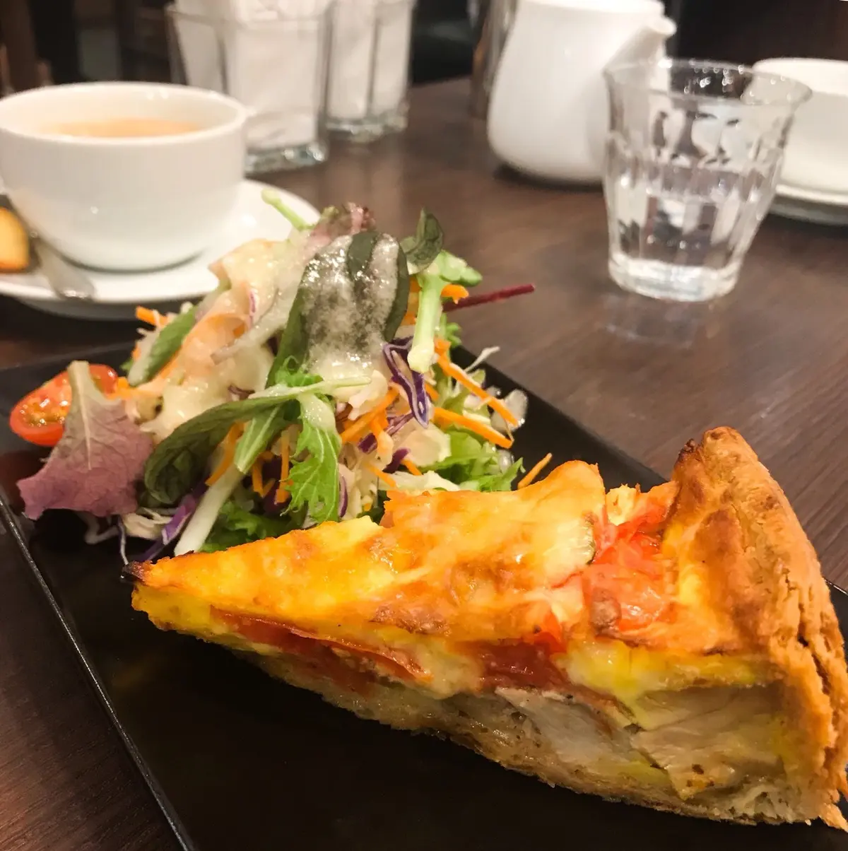 ベージュ×デニム×バックストラップの画像_3