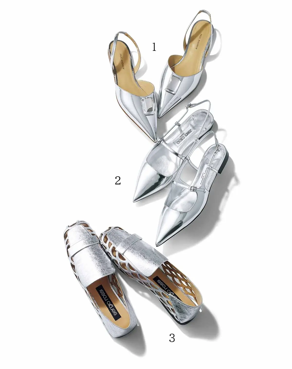 万能グレーワントーンも 〝シルバーフラット靴〞で 瞬時に華やぐ