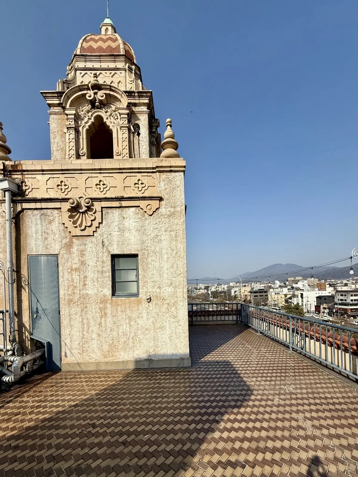 京都　中華料理　東華菜館　ヴォーリズ建築　屋上