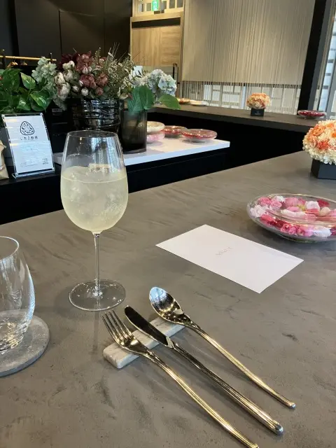 六本木のカウンターでいただくフレンチの画像_5