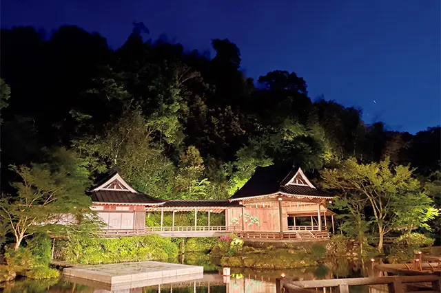 旧大聖寺藩主から寄進されたという能舞台「月桂殿」。