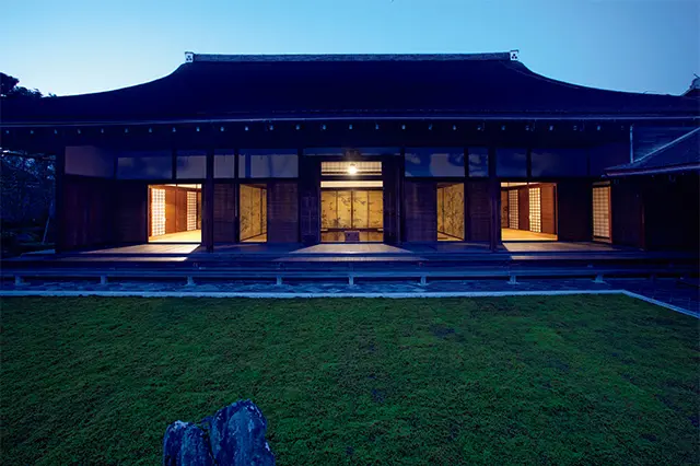 襖絵が納められた本堂は重要文化財に指定されている