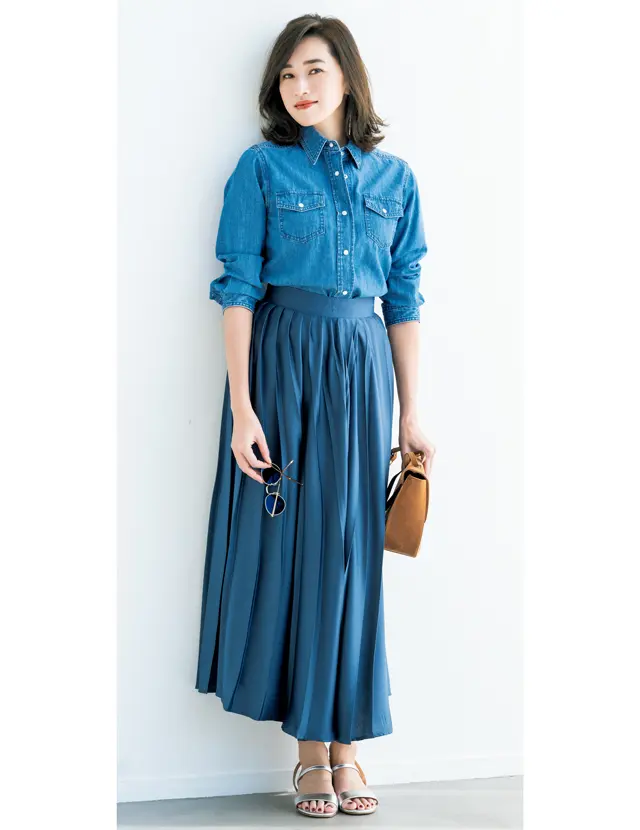 ボブヘアとロングスカートスタイルの仁香さん