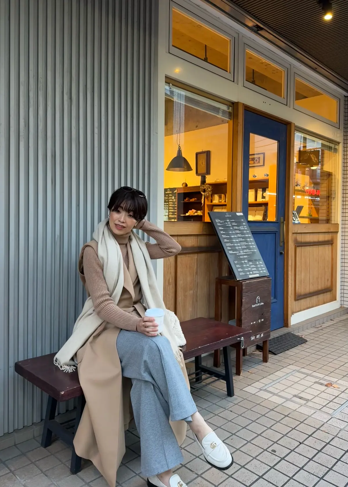 ユニクロのジャージーワイドパンツで過ごすの画像_3