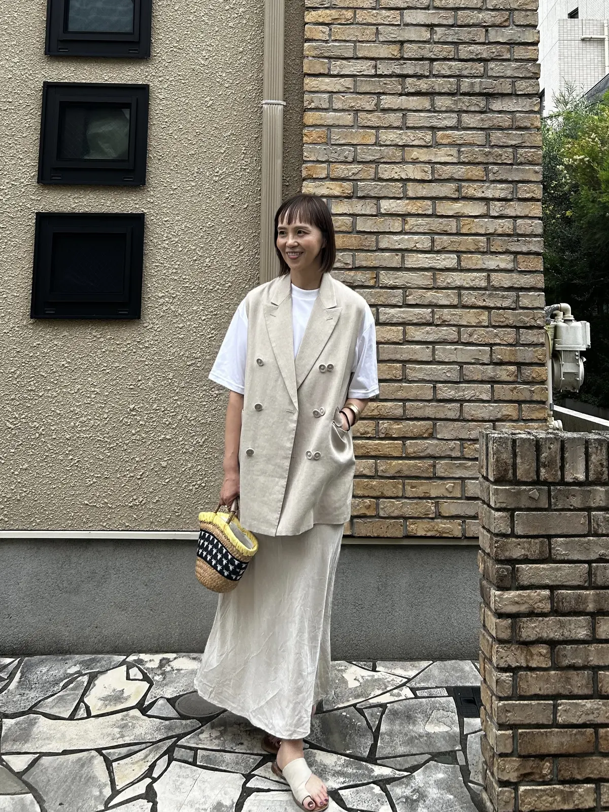 コーデの主役は麻です。麻は大人が着こなせの画像_8