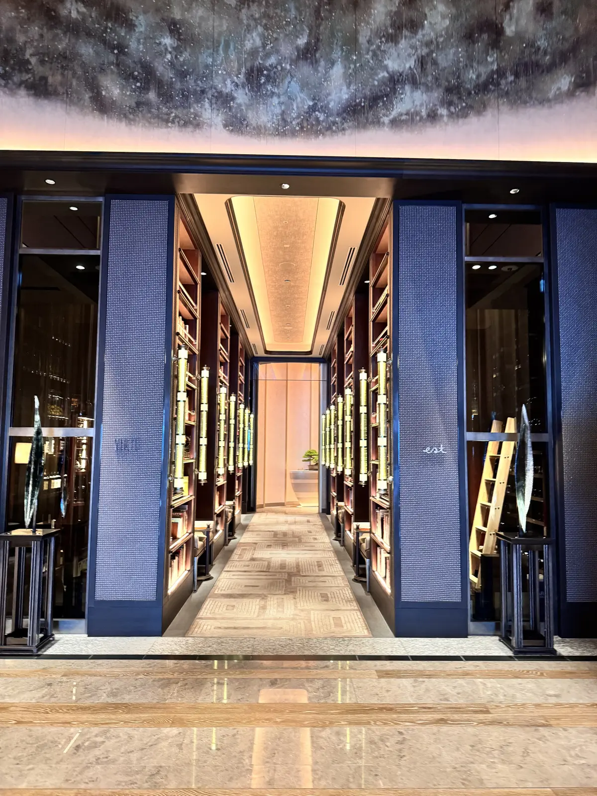 夏の終わりにユニクロパンツで上品ホテルラの画像_4