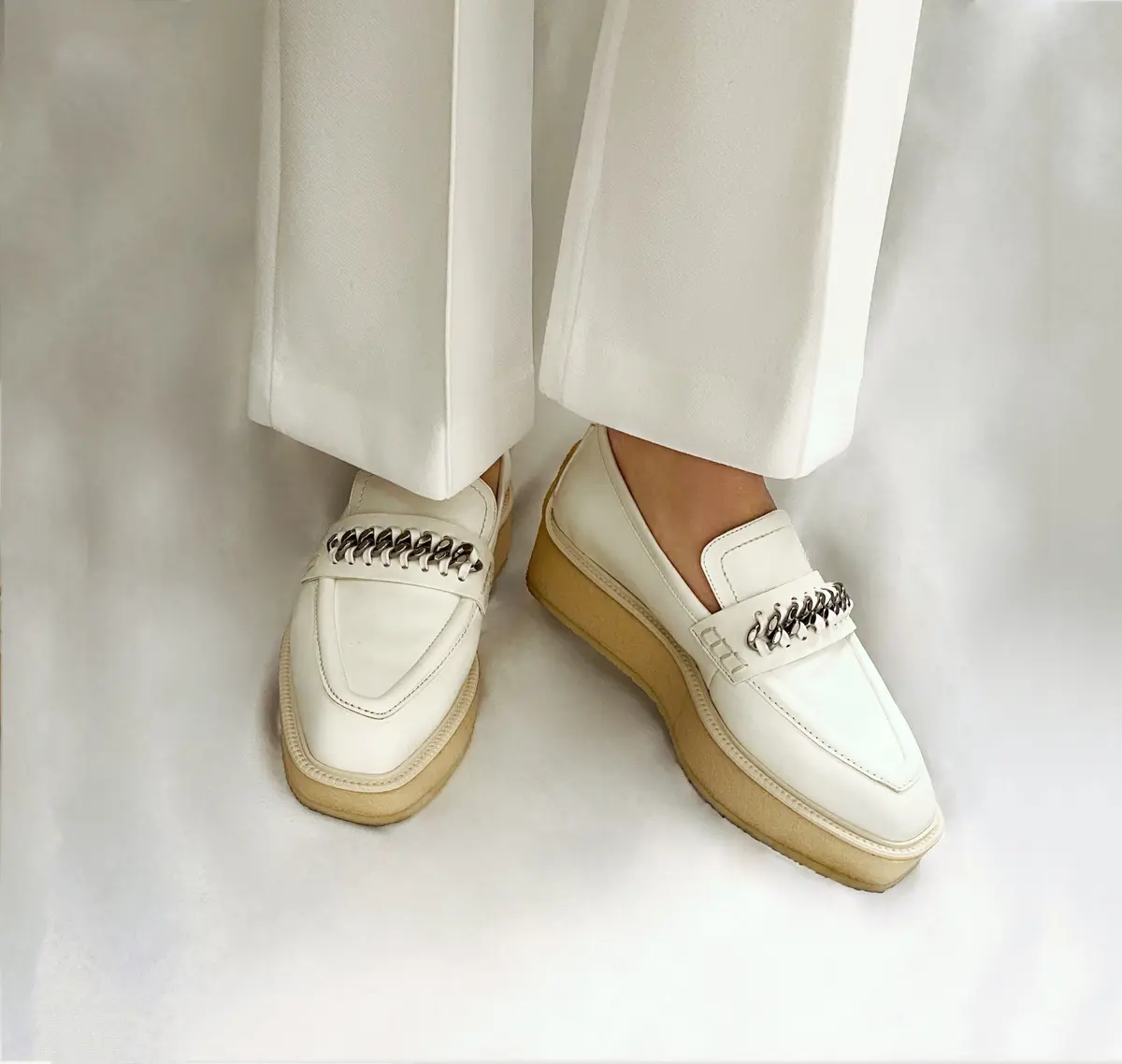 靴好きのお気に入り「ローファー」3選の画像_1