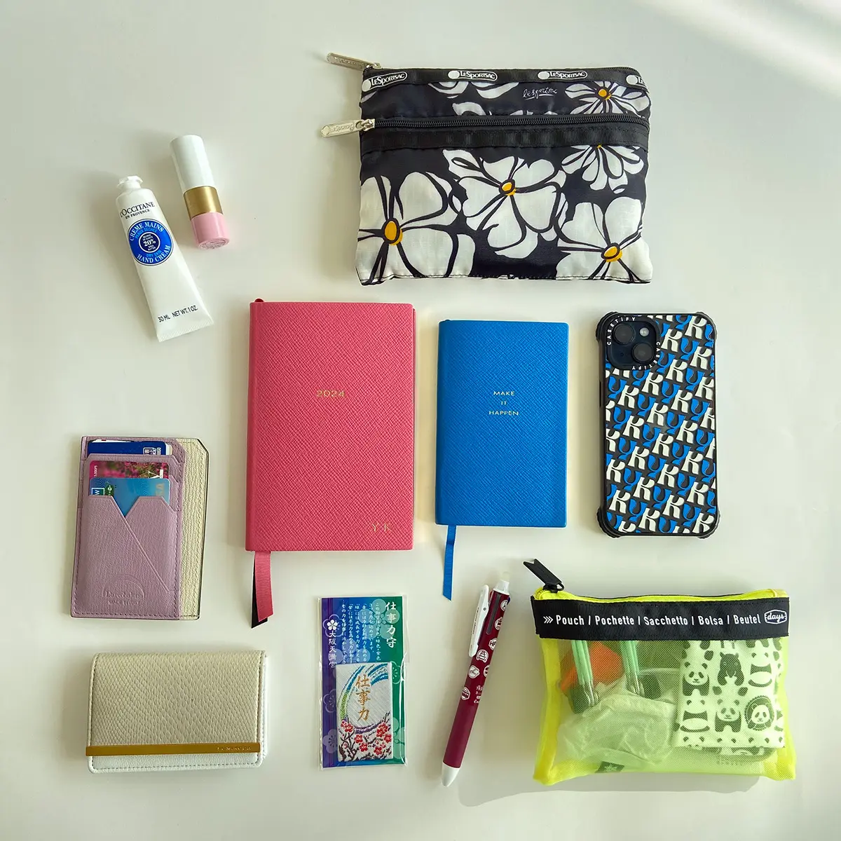 編集長K藤のバッグの中身は、カンバセーションピースが満載！