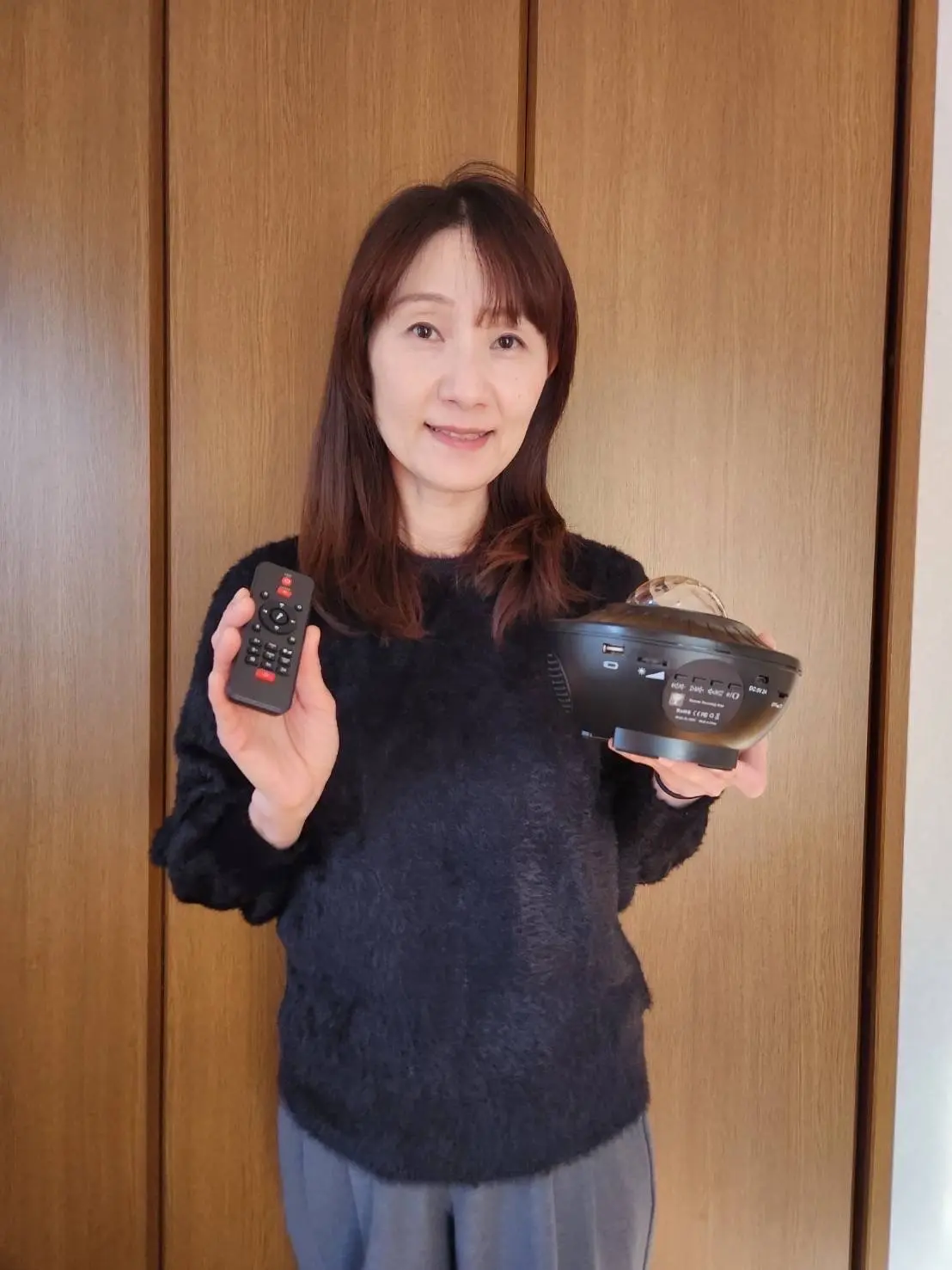 シャギーな黒ニットにお色直ししてみました。