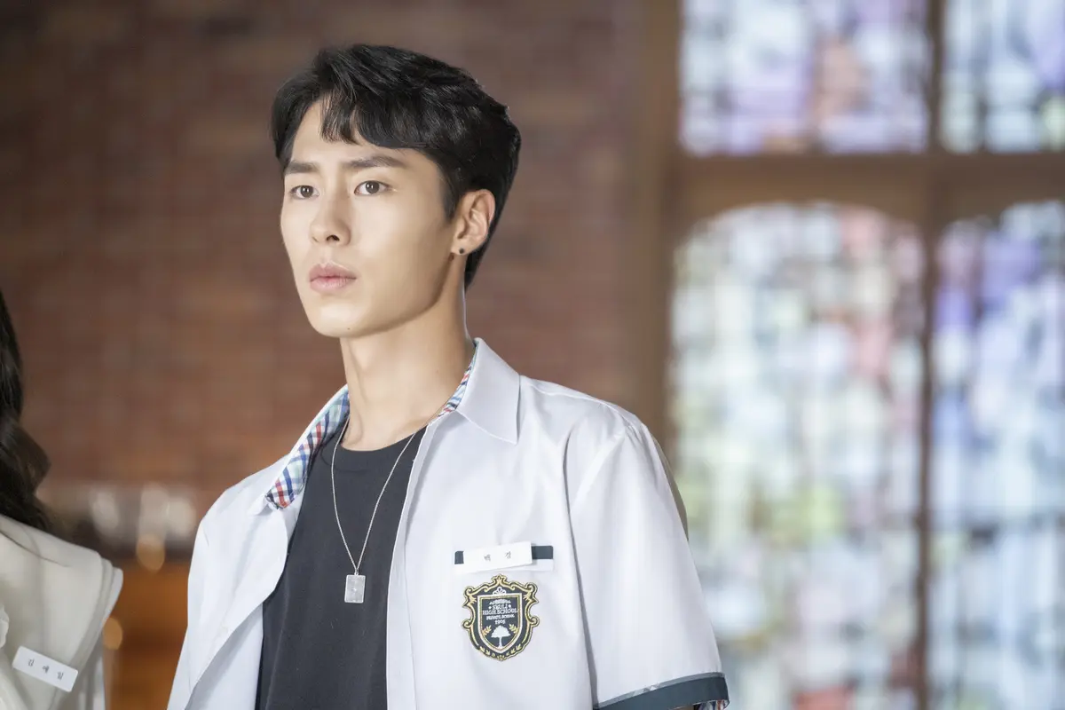 「偶然見つけたハル」のイ・ジェウク