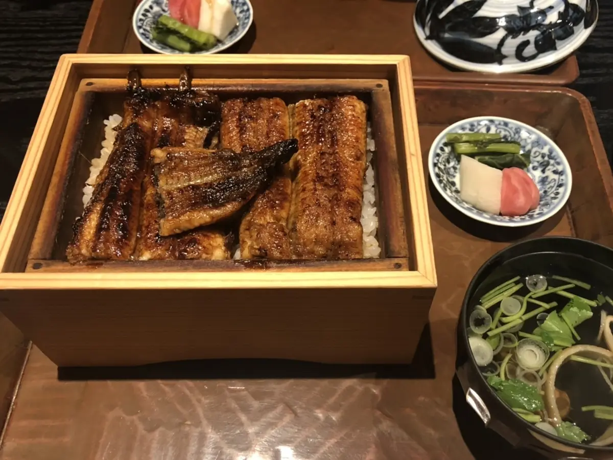 にょろ助　鰻重