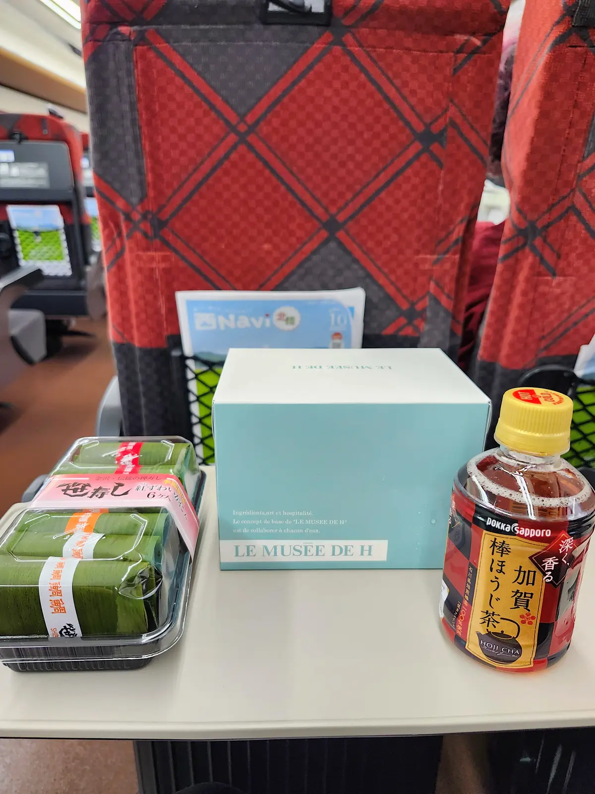 女子旅、金沢、金沢旅行、秋の金沢、40代ファッション、旅コーデ、加賀料理、21世紀美術館、御朱印　神社、金沢カフェ、茶屋街、三井ガーデンホテル金沢