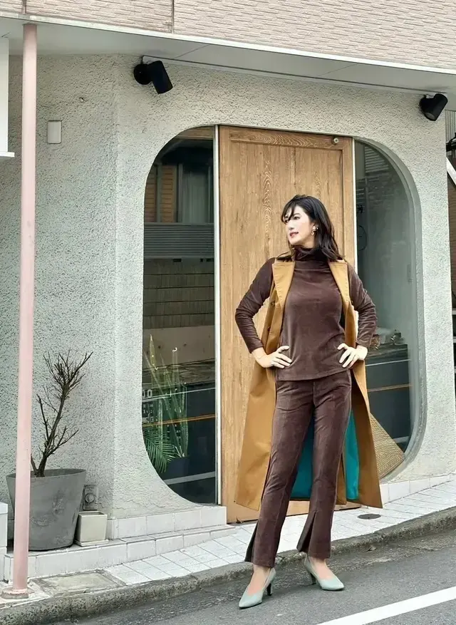 おしゃれな50代が着こなす「ユニクロ・GU」大人の秋コーデ