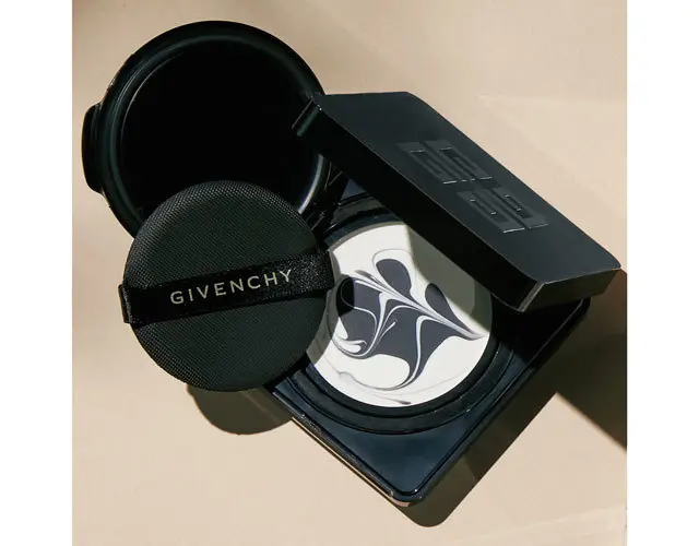 パルファム ジバンシイ ソワン ノワール UV コンパクト