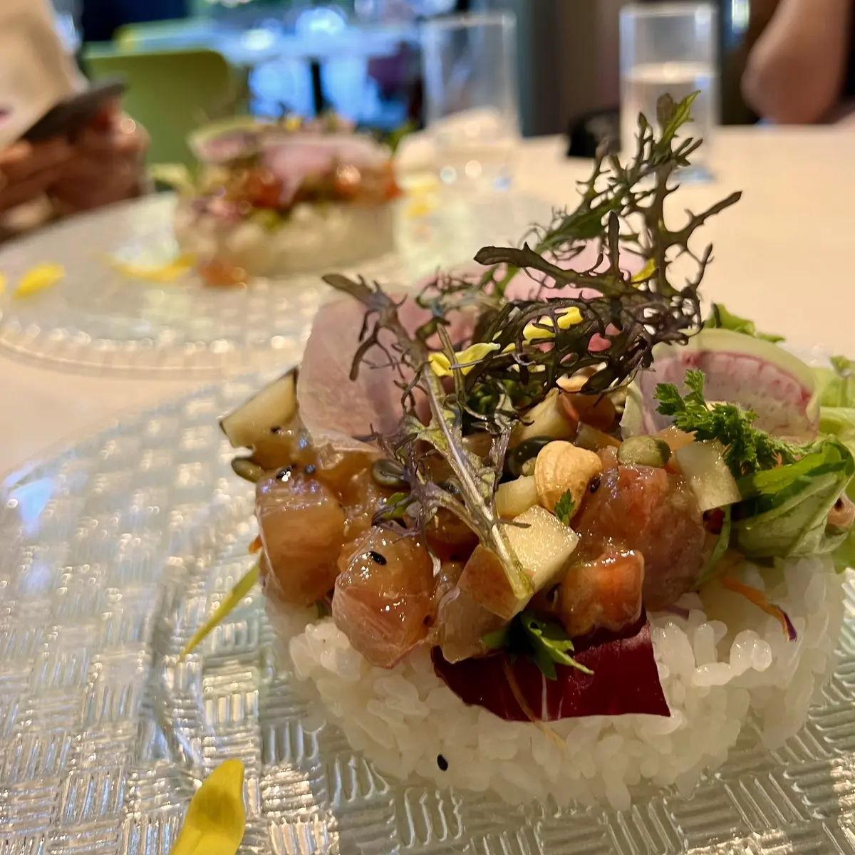 キハチ青山本店、ランチ、サラダご飯