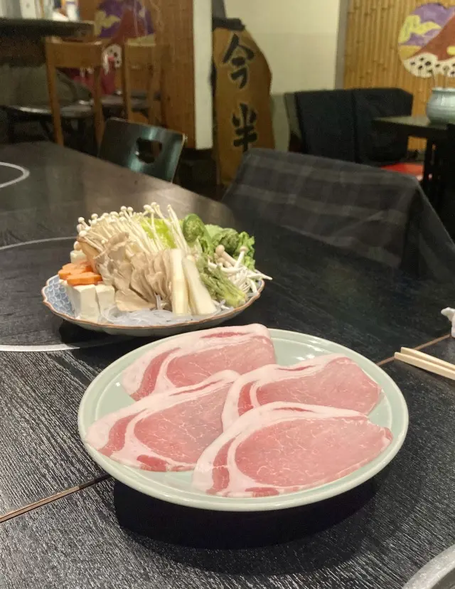 豚肉。提携先と飼料からこだわり育てています。甘みのある豚肉。