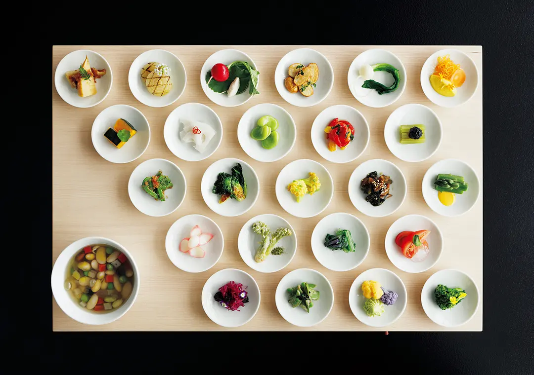 食事は発酵食材や季節の野菜を豊かに使って