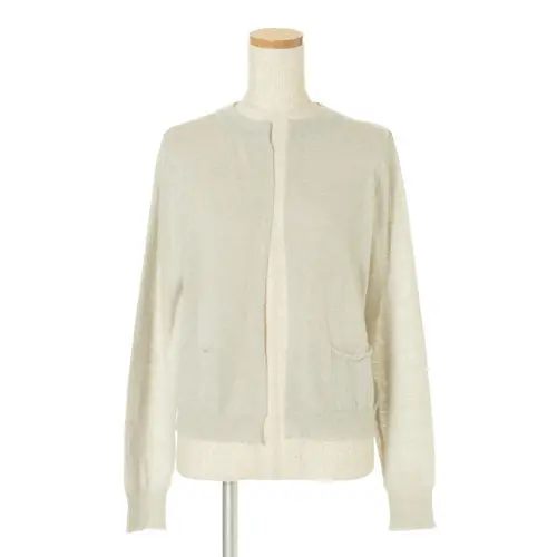 軽い着心地と暖かさ、女らしさも魅力！「Aの画像_2