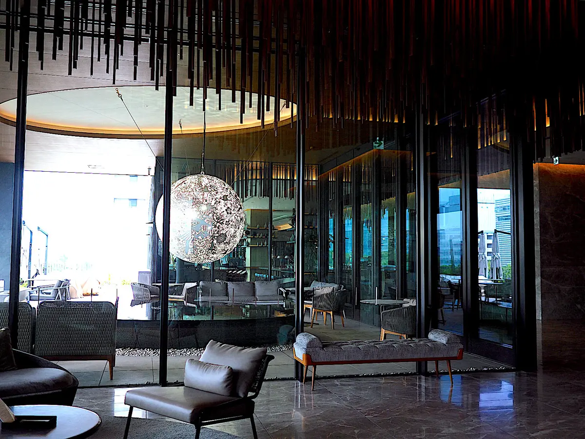 TIAD, AUTOGRAPH COLLECTIONロビー