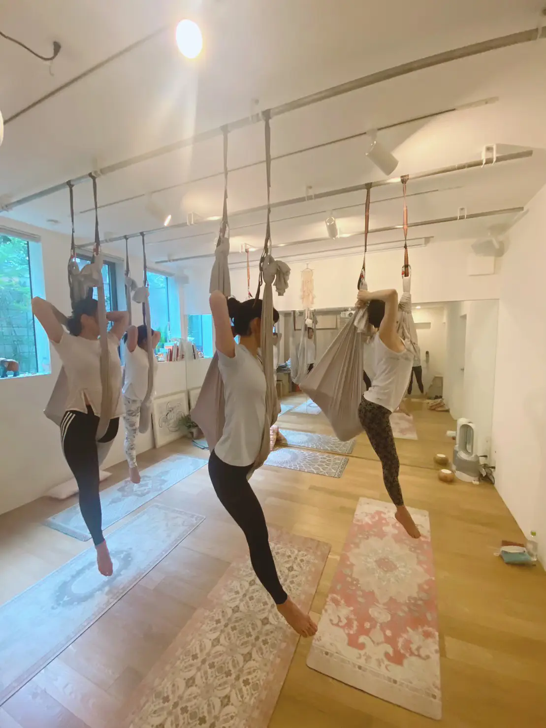 エアリアルヨガに初挑戦の画像_5