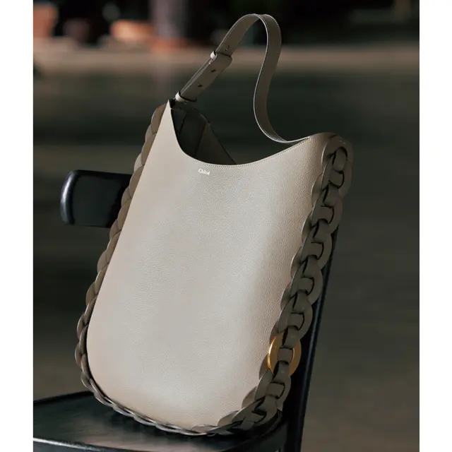 実用的かつおしゃれな「大きめバッグ」 MARNI（マルニ）