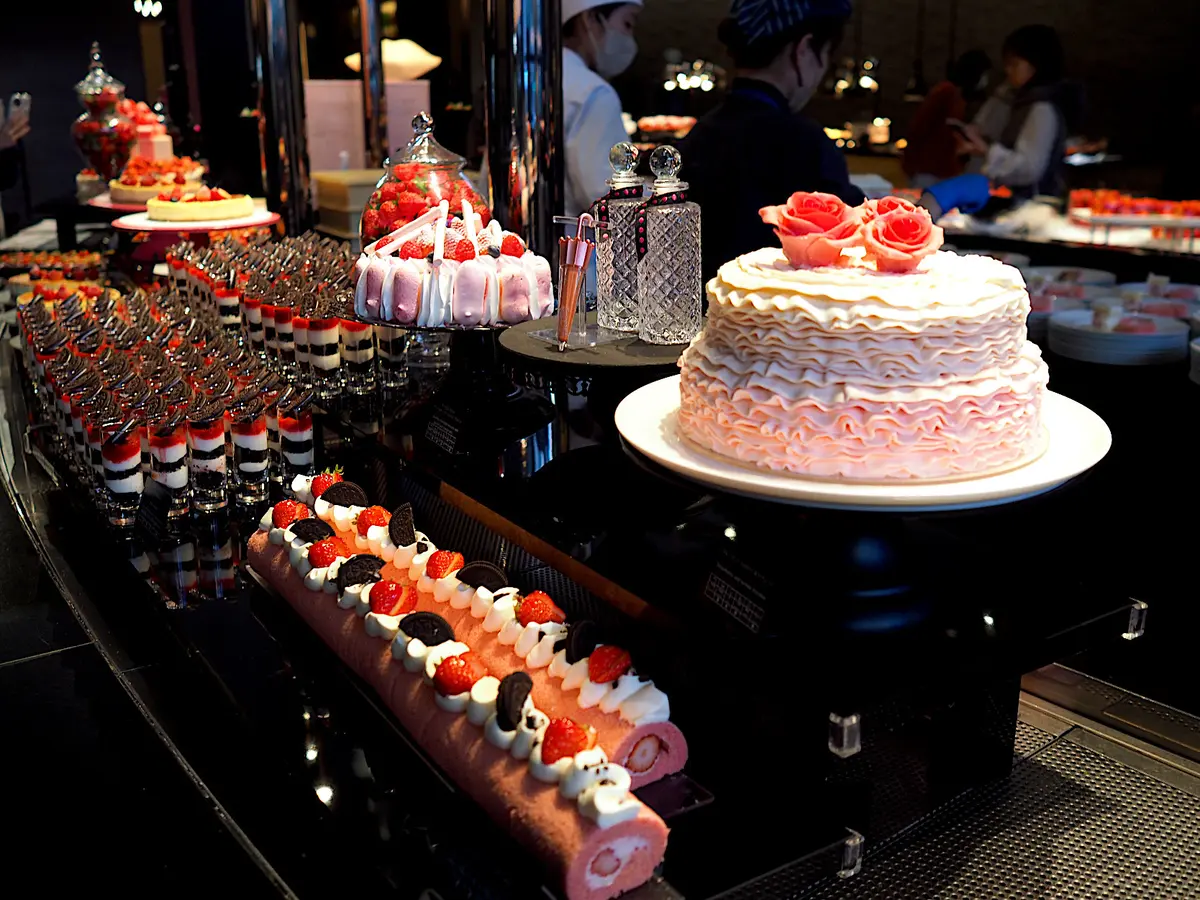 ノスタルジーピンク・プリンセスストロベリー・ストロベリーロールケーキ・ブラックベリーヌ