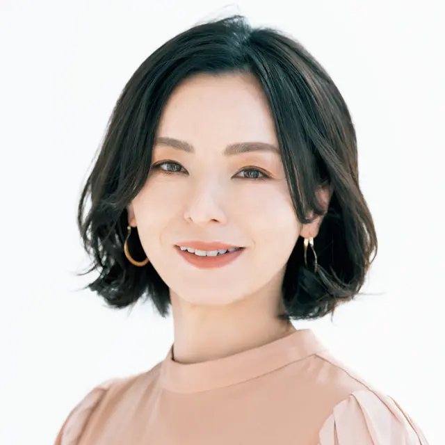 50代の髪型【ボブヘア】マンネリヘアから一新。扱いやすさと華やかさ、両方に効く！
