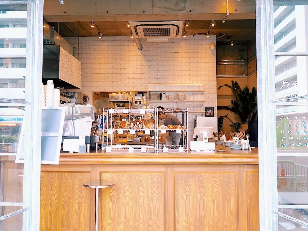 パンは、カンパーニュなどのハード系のパンやフォカッチャ・ブリオッシュなどが並んでいます。