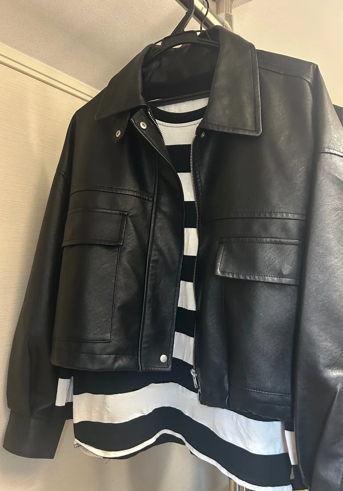 黒レザー✖️ボーダーは相性がいい 大好きの画像_2